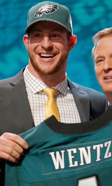 Carson Wentz signs 4-year contract with the Eagles